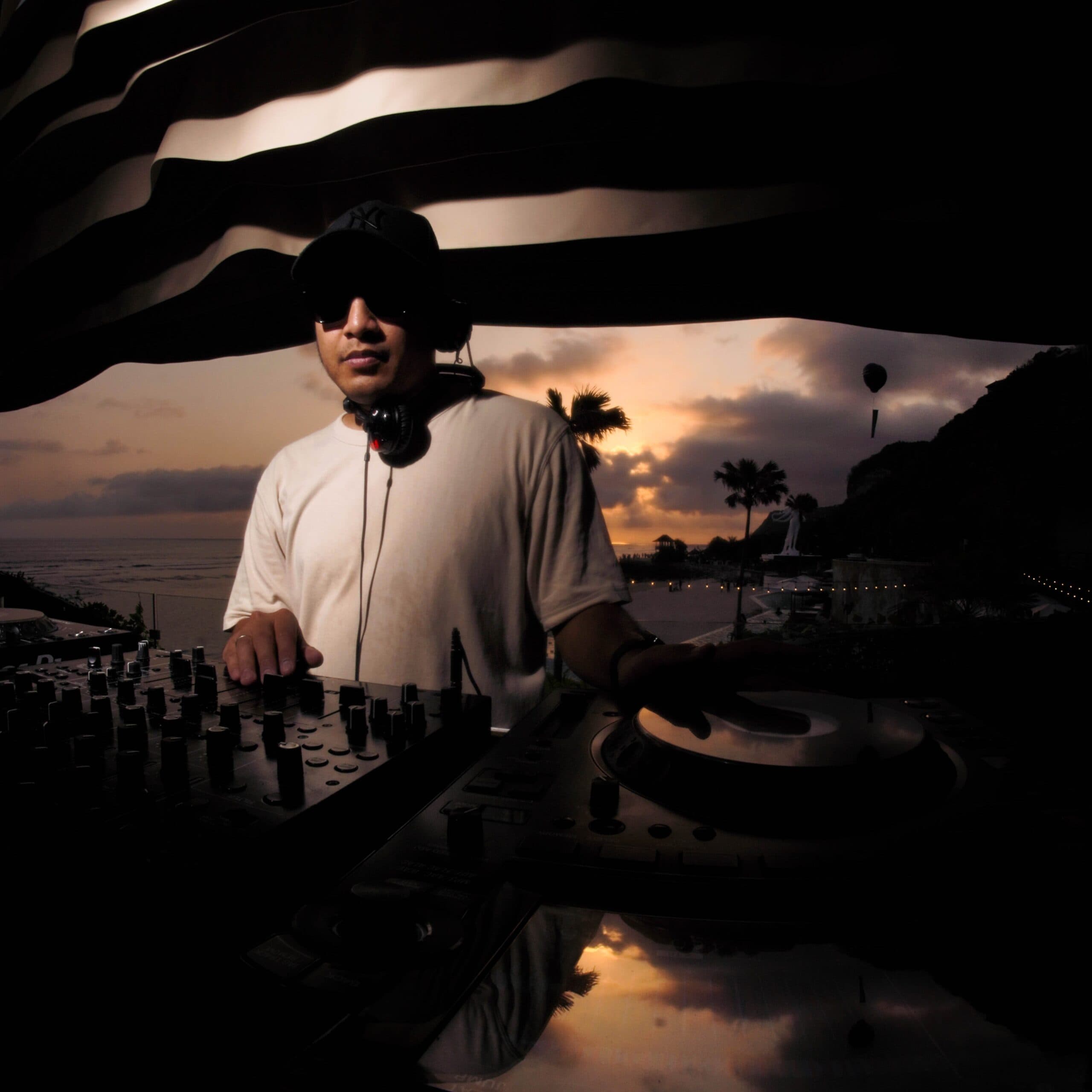 22 DJs Marathon at The Longest 12 Days Sunset Beach Party