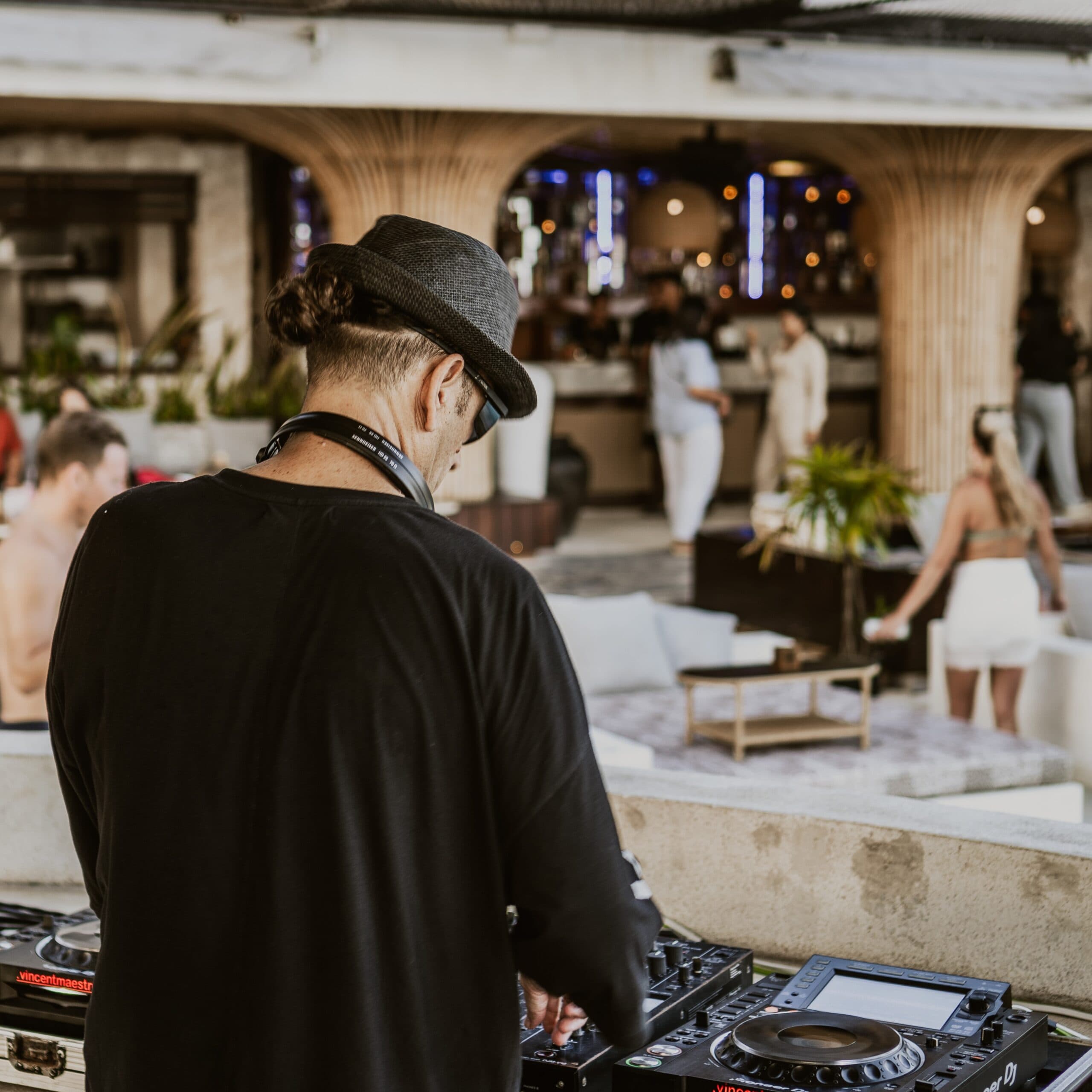 Techno Pulse Special Returns with Bonfire by the Beach