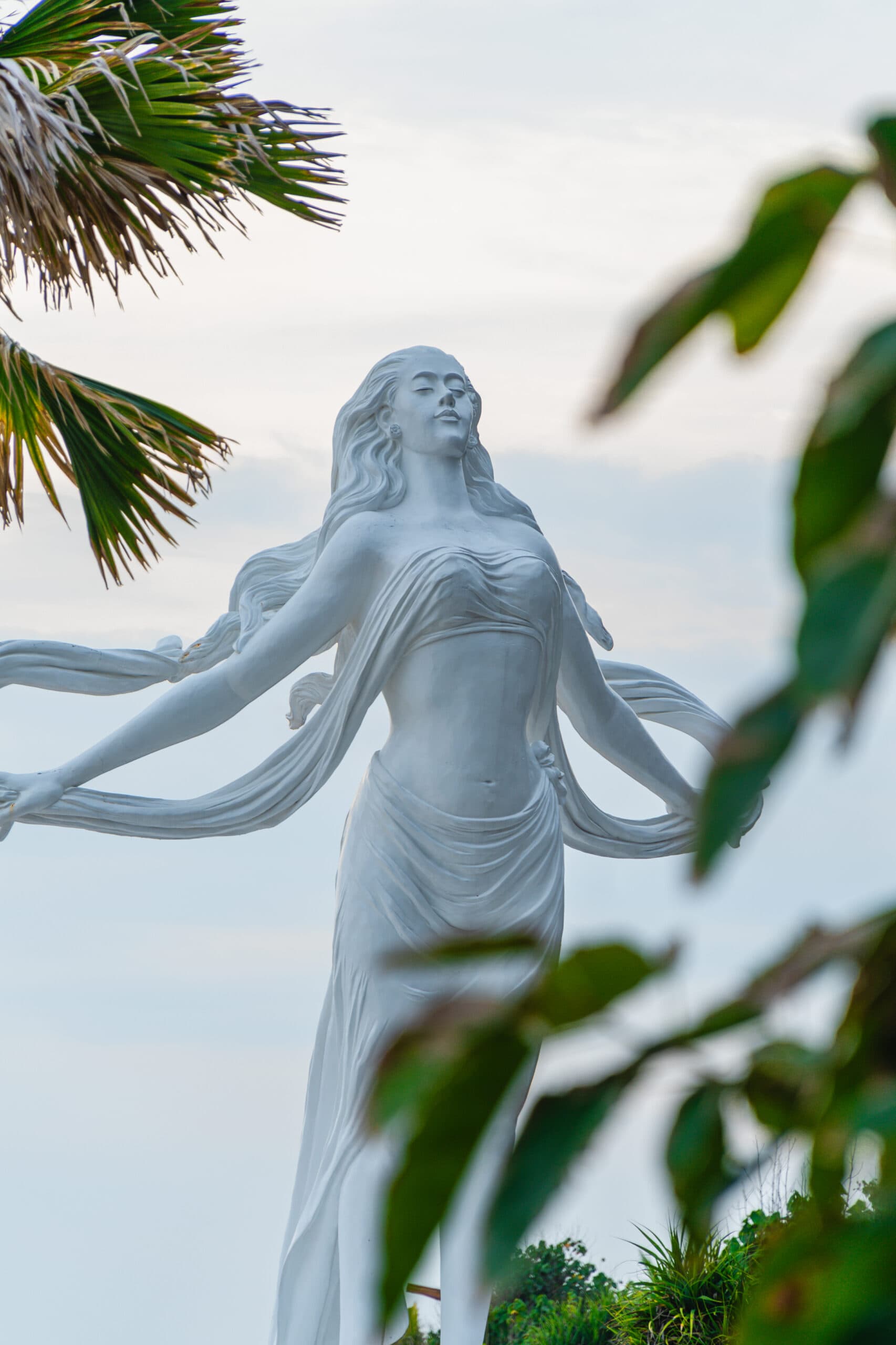 Best Place to Visit in Uluwatu: Tropical Temptation Beach Club