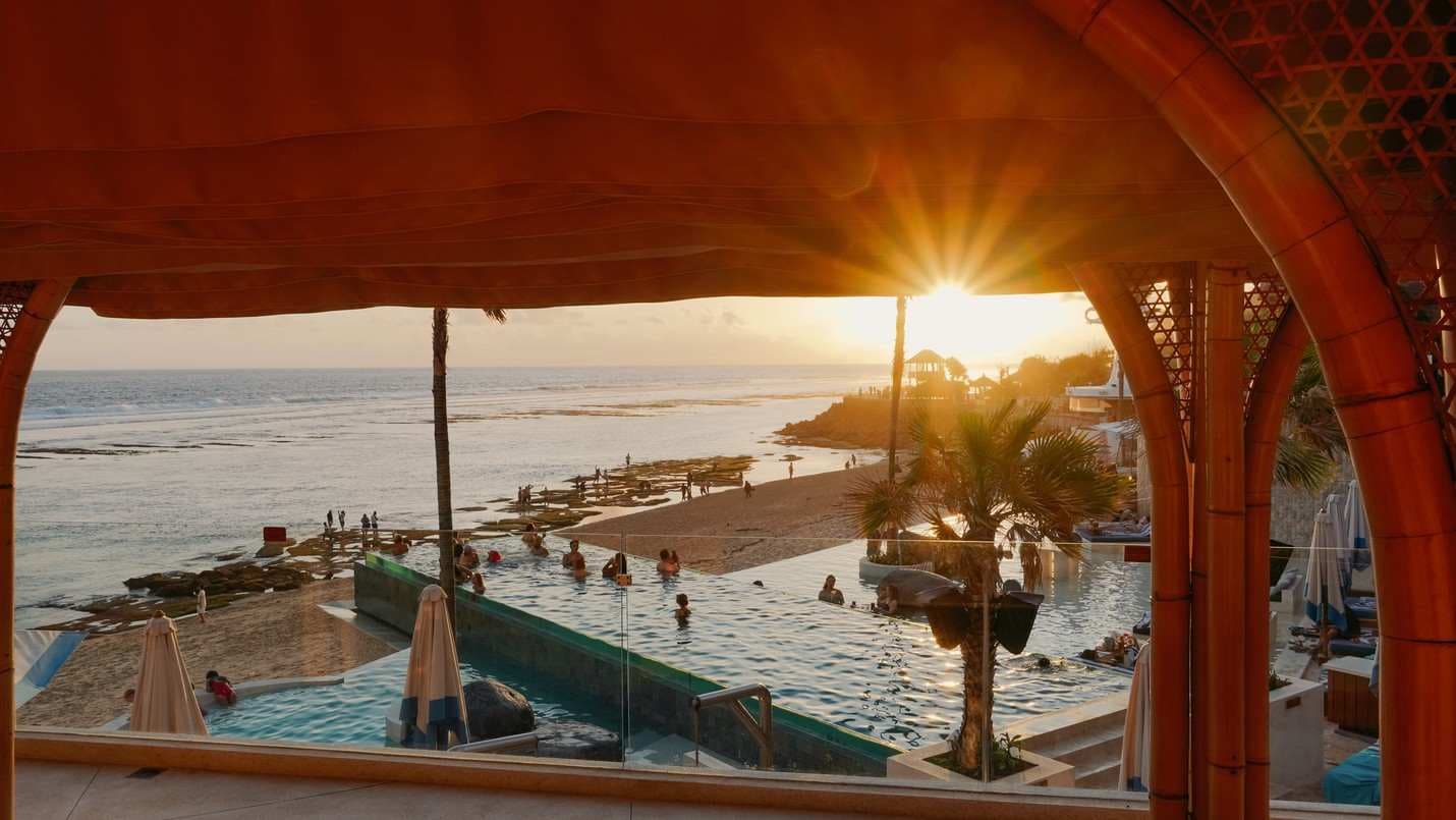 Best Beach Club Uluwatu: 14 Places from Luxury to Affordable