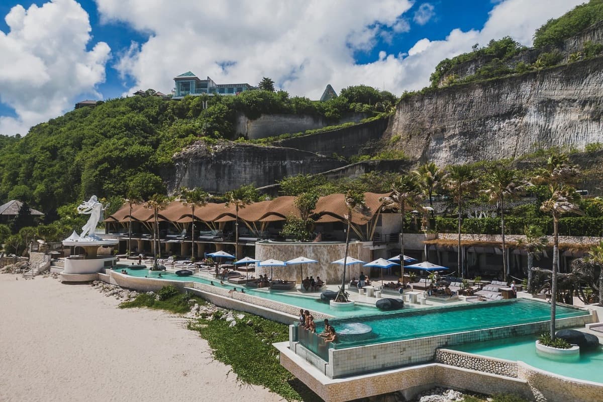 The Complete Guide to a Beach Club Experience in Bali