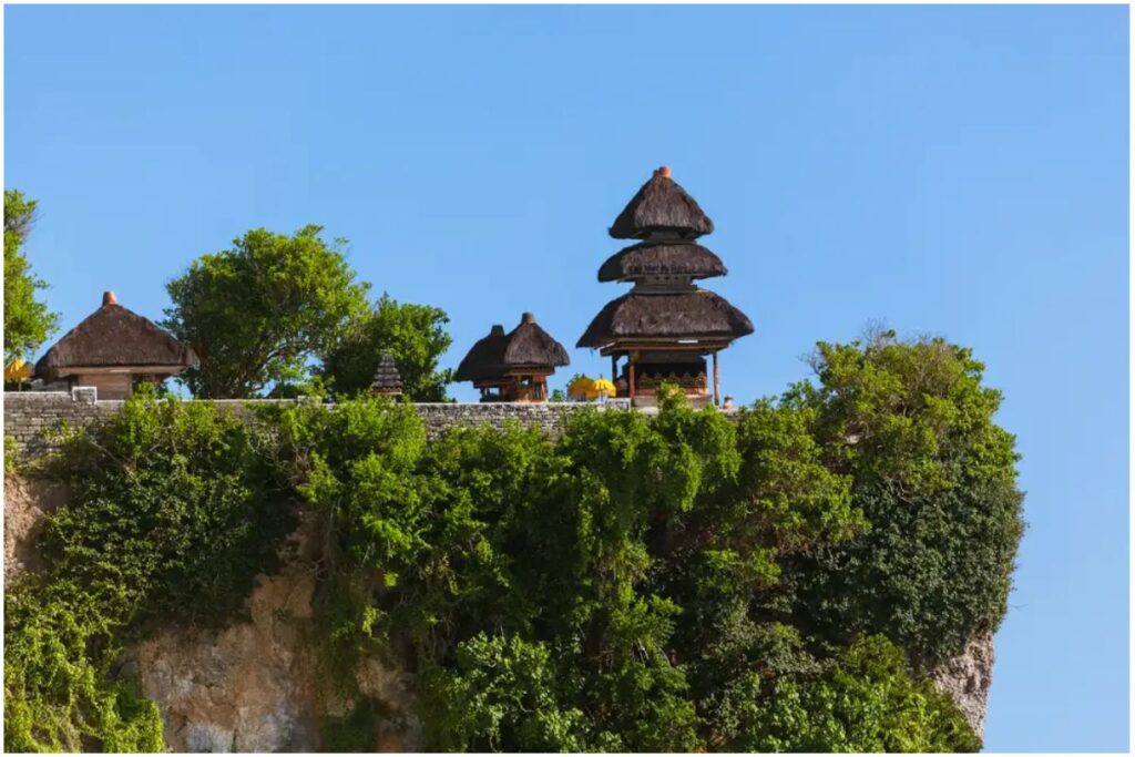 Daya Tarik Wisata Pura Uluwatu