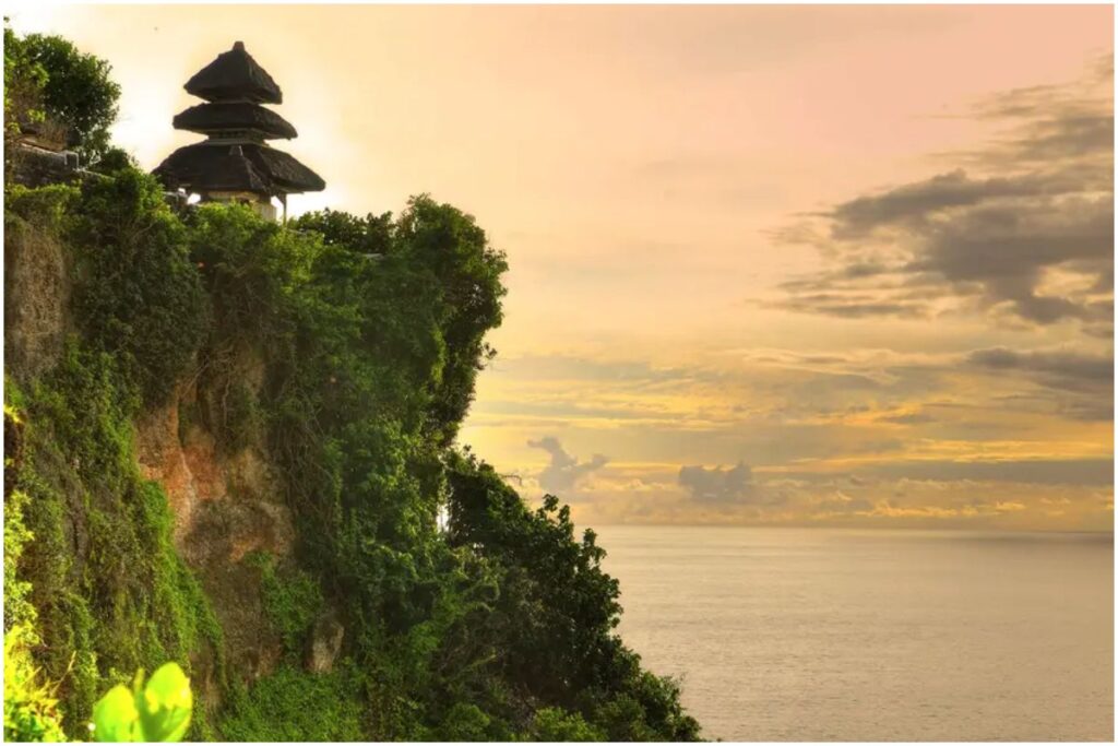 Tips Berkunjung ke Pura Uluwatu
